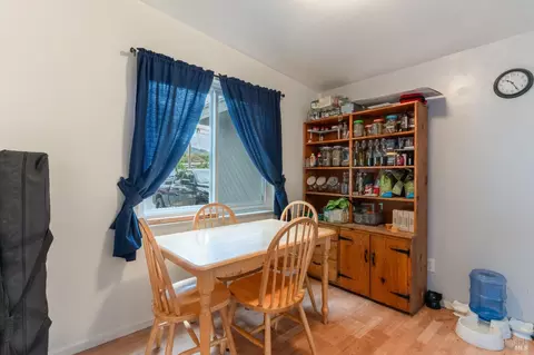 Dining - 1655 Lockwood Dr, Ukiah, CA 95482 photo 2 of 2