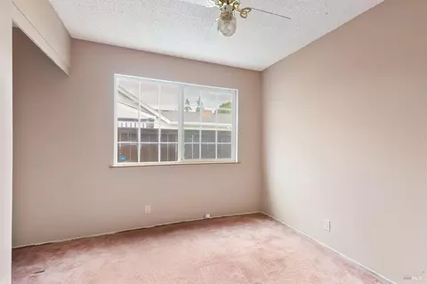 Bedroom - 107 Normandy Dr, Vacaville, CA 95687 photo 3 of 8