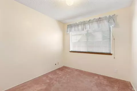 Bedroom - 107 Normandy Dr, Vacaville, CA 95687 photo 1 of 8