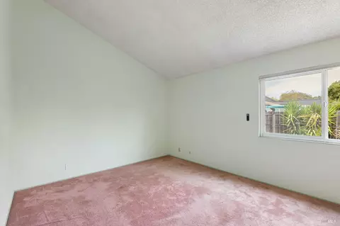 Bedroom - 107 Normandy Dr, Vacaville, CA 95687 photo 5 of 8