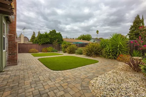 Exterior - 107 Normandy Dr, Vacaville, CA 95687 photo 5 of 8