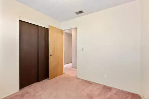 Bedroom - 107 Normandy Dr, Vacaville, CA 95687 photo 2 of 8