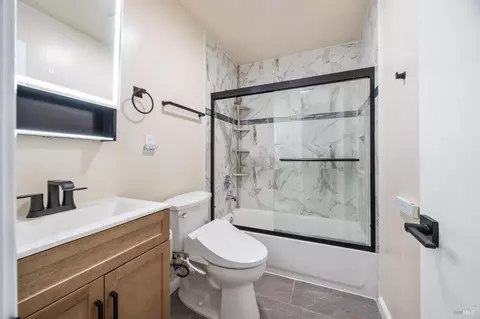 Bath - 340 Lamont Ct, Vallejo, CA 94591 photo 1 of 5