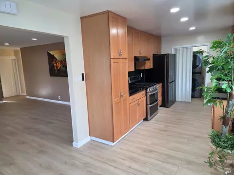 Kitchen - 340 Lamont Ct, Vallejo, CA 94591 photo 2 of 2