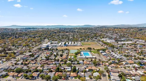View/Area - 340 Lamont Ct, Vallejo, CA 94591 photo 3 of 4