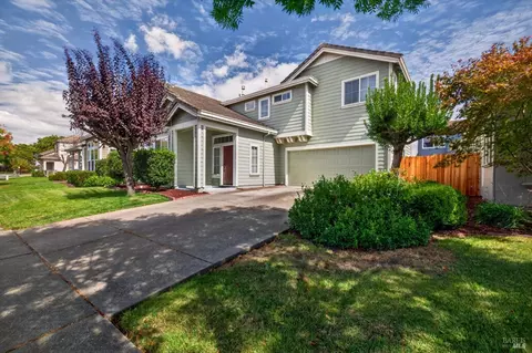 1452 Capri Ave, Petaluma, CA 94954