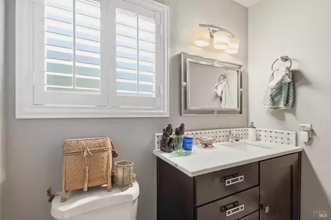 Bath - 46 Temelec Cir, Sonoma, CA 95476 photo 3 of 4