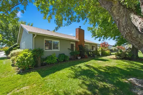 Exterior - 46 Temelec Cir, Sonoma, CA 95476 photo 6 of 11