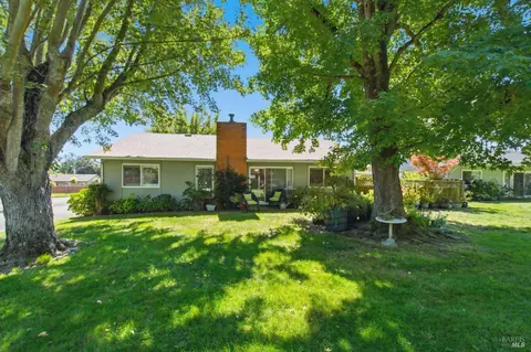 Exterior - 46 Temelec Cir, Sonoma, CA 95476 photo 7 of 11