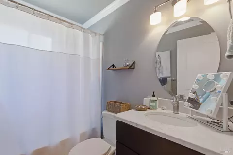 Bath - 46 Temelec Cir, Sonoma, CA 95476 photo 4 of 4