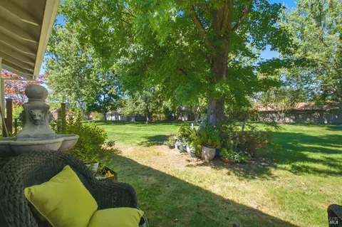 Exterior - 46 Temelec Cir, Sonoma, CA 95476 photo 9 of 11