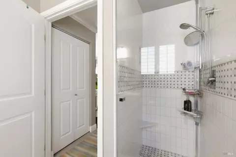 Bath - 46 Temelec Cir, Sonoma, CA 95476 photo 2 of 4