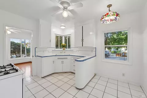 Kitchen - 1481 Ohio St, Vallejo, CA 94590 photo 3 of 6