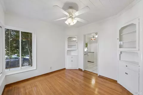 Living - 1481 Ohio St, Vallejo, CA 94590 photo 3 of 4