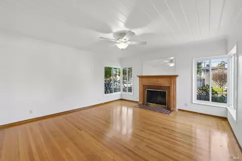 Living - 1481 Ohio St, Vallejo, CA 94590 photo 1 of 4