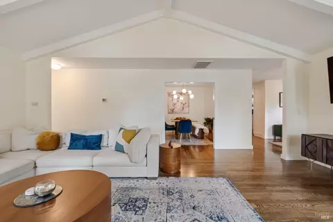 Living - 1310 Chateau Pl, Ukiah, CA 95482 photo 3 of 4