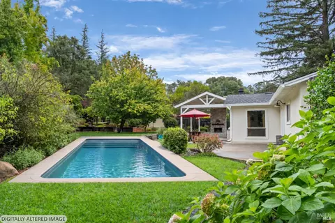 Exterior - 1310 Chateau Pl, Ukiah, CA 95482 photo 12 of 25