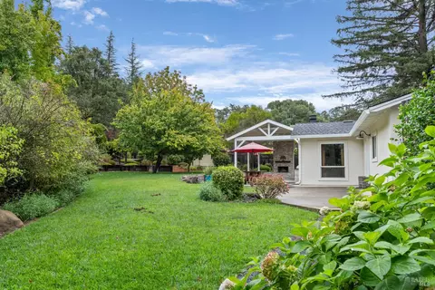 Exterior - 1310 Chateau Pl, Ukiah, CA 95482 photo 13 of 25