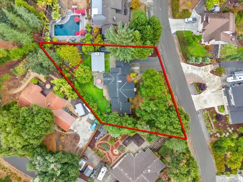 View/Area - 1310 Chateau Pl, Ukiah, CA 95482 photo 2 of 7