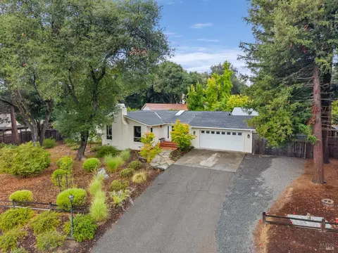 Exterior - 1310 Chateau Pl, Ukiah, CA 95482 photo 23 of 25