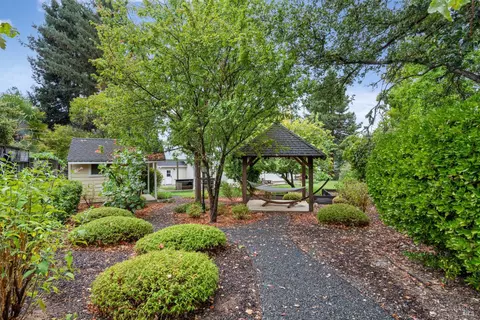 Exterior - 1310 Chateau Pl, Ukiah, CA 95482 photo 17 of 25