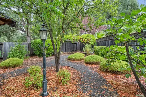 Exterior - 1310 Chateau Pl, Ukiah, CA 95482 photo 15 of 25