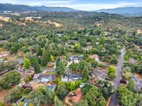 View/Area - 1310 Chateau Pl, Ukiah, CA 95482 photo 4 of 7