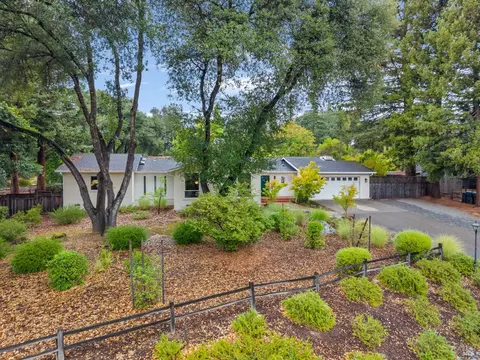 Exterior - 1310 Chateau Pl, Ukiah, CA 95482 photo 22 of 25