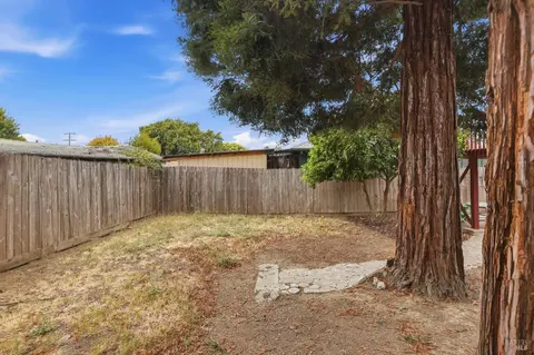 Exterior - 257 13th St, Vallejo, CA 94590 photo 10 of 12