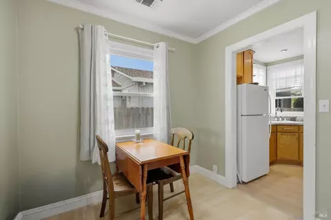 Dining - 257 13th St, Vallejo, CA 94590 photo 1 of 1