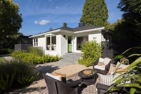 Exterior - 582 3rd St E, Sonoma, CA 95476 photo 1 of 10