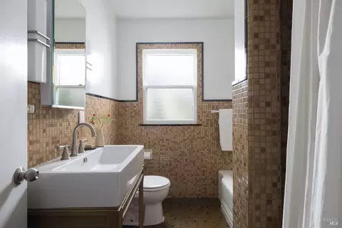 Bath - 582 3rd St E, Sonoma, CA 95476 photo 1 of 1