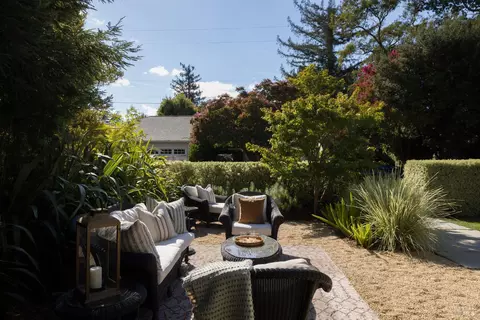 Exterior - 582 3rd St E, Sonoma, CA 95476 photo 6 of 10