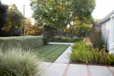 Exterior - 582 3rd St E, Sonoma, CA 95476 photo 8 of 10