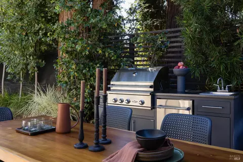 Exterior - 582 3rd St E, Sonoma, CA 95476 photo 7 of 10