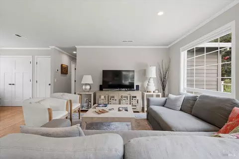Living - 22753 Sylvan Way, Monte Rio, CA 95462 photo 3 of 5