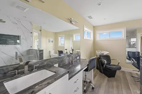 Bath - 1626-1636 Abramson Rd, Santa Rosa, CA 95401 photo 3 of 8