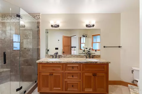 Bath - 1626-1636 Abramson Rd, Santa Rosa, CA 95401 photo 6 of 8