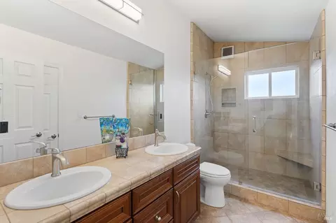 Bath - 1626-1636 Abramson Rd, Santa Rosa, CA 95401 photo 5 of 8