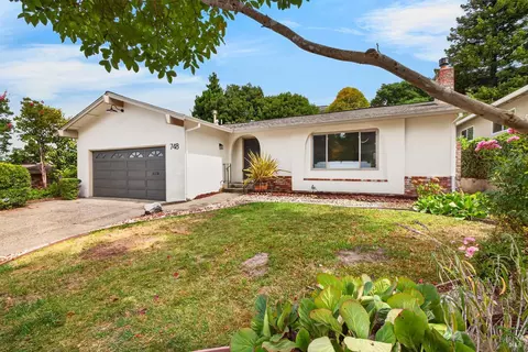 748 Paula Ln, Petaluma, CA 94952
