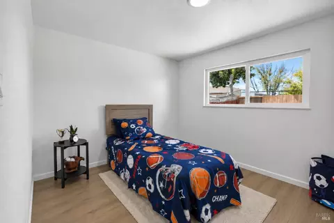 Bedroom - 2431 Oceanic Dr, Fairfield, CA 94533 photo 3 of 4