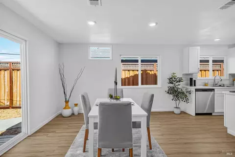 Dining - 2431 Oceanic Dr, Fairfield, CA 94533 photo 1 of 2