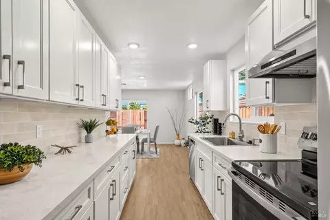 Kitchen - 2431 Oceanic Dr, Fairfield, CA 94533 photo 2 of 4