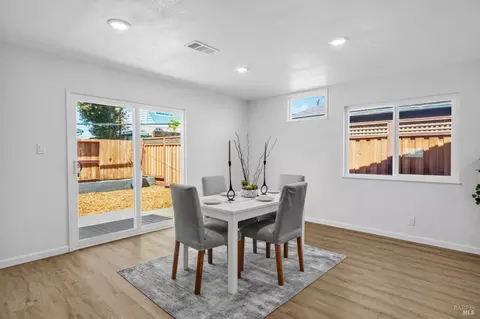 Dining - 2431 Oceanic Dr, Fairfield, CA 94533 photo 2 of 2