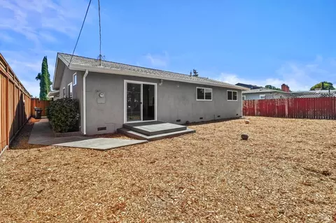 Exterior - 2431 Oceanic Dr, Fairfield, CA 94533 photo 3 of 3