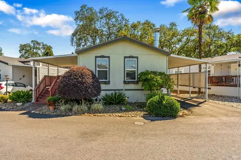415 Oak Dr, Napa, CA 94558 photo 3