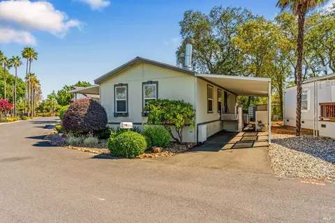 415 Oak Dr, Napa, CA 94558 photo 4