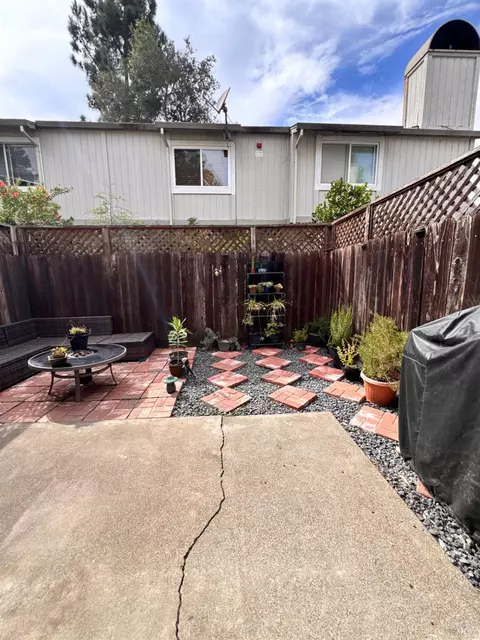 Exterior - 37 Front St #D, Healdsburg, CA 95448 photo 4 of 10
