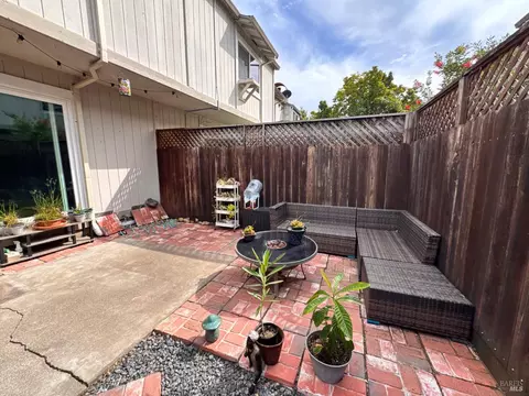 Exterior - 37 Front St #D, Healdsburg, CA 95448 photo 7 of 10