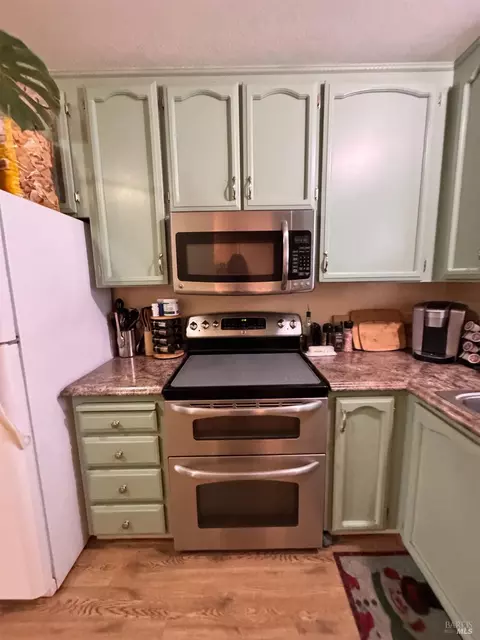 Kitchen - 37 Front St #D, Healdsburg, CA 95448 photo 2 of 2